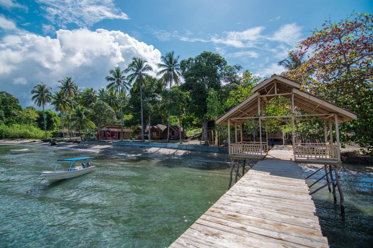 Pristine Paradise Dive Resort - Togean Islands, Una Una Pulau Unauna Exteriör bild