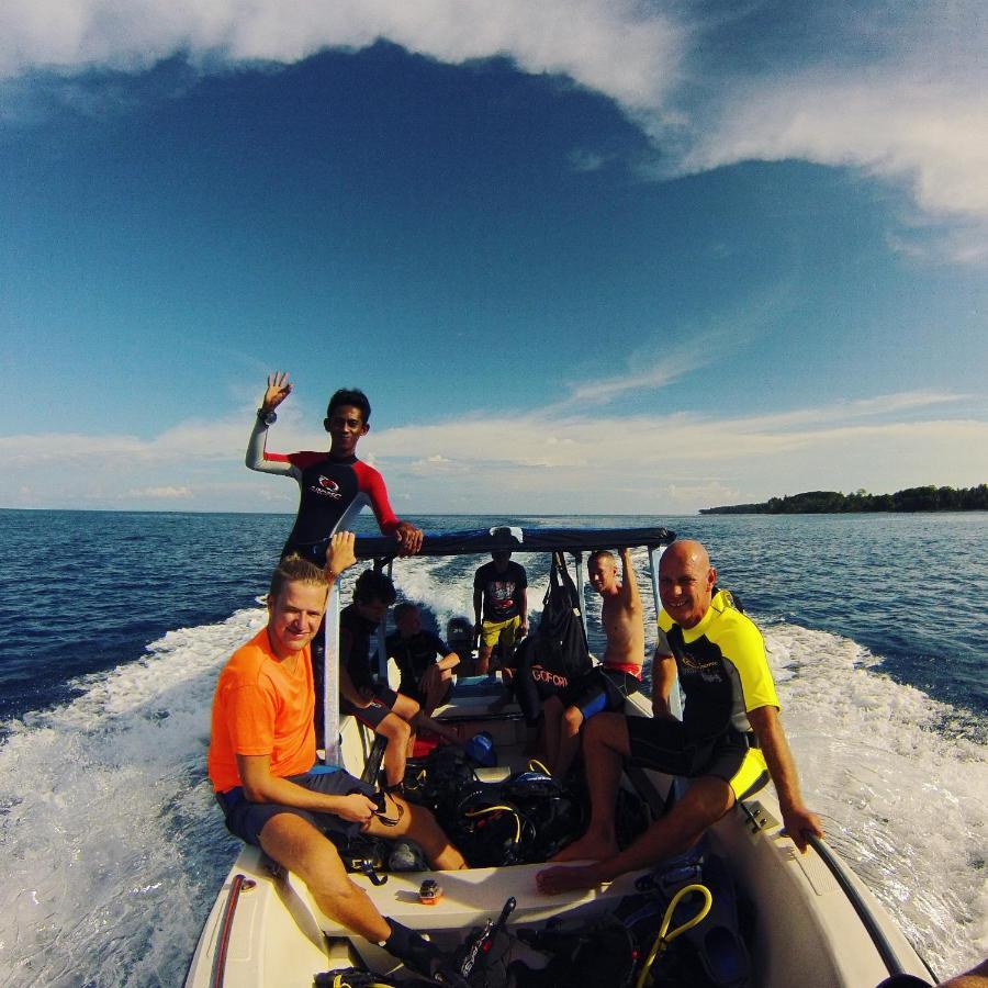 Pristine Paradise Dive Resort - Togean Islands, Una Una Pulau Unauna Exteriör bild