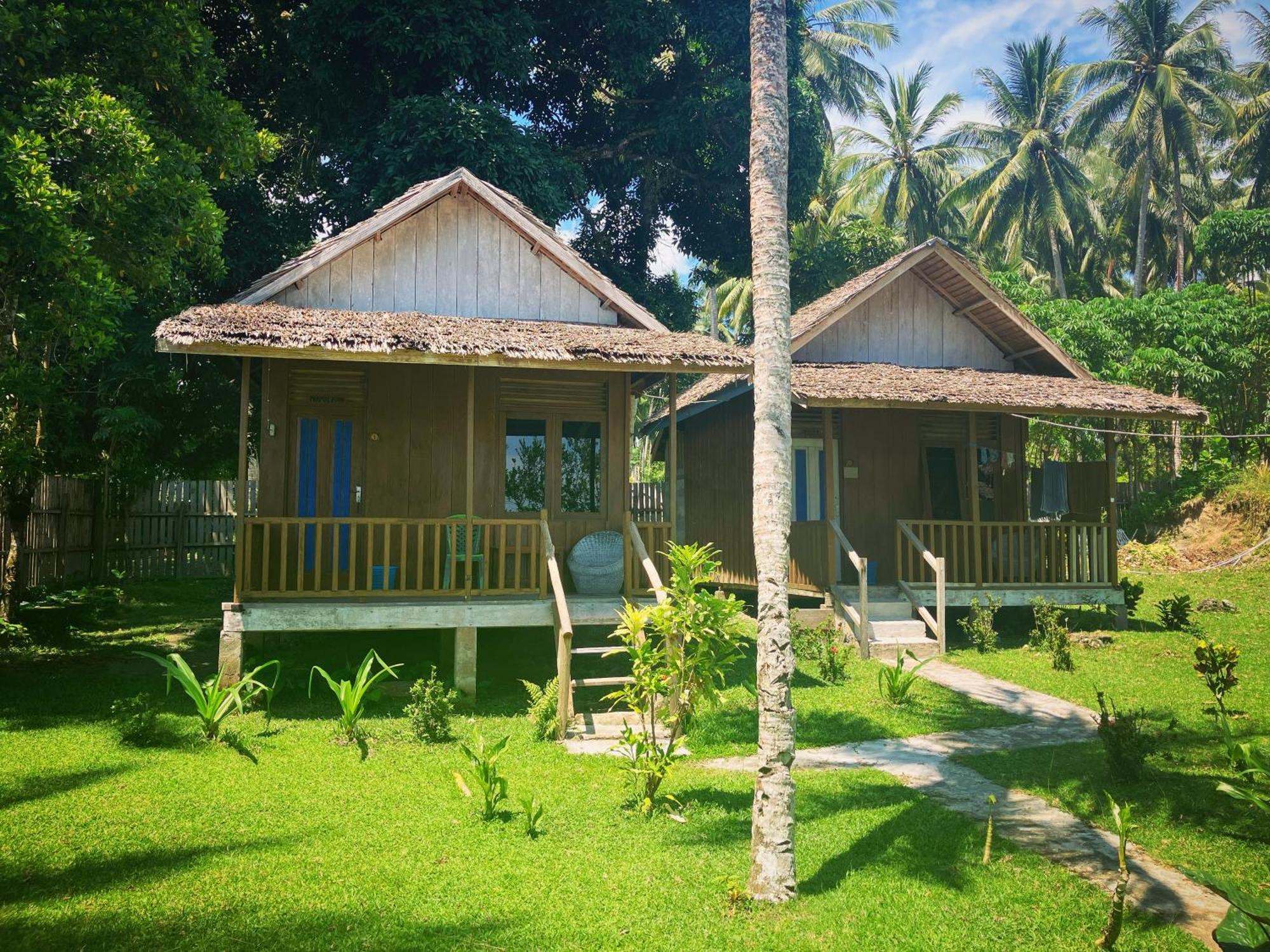 Pristine Paradise Dive Resort - Togean Islands, Una Una Pulau Unauna Exteriör bild