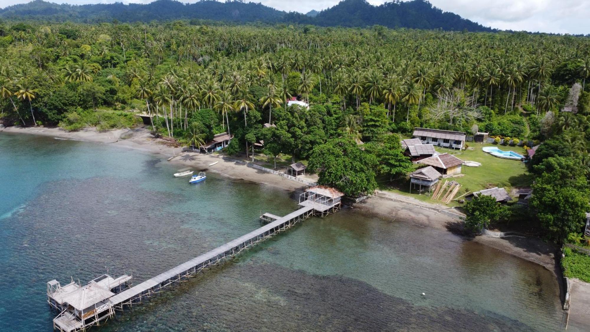 Pristine Paradise Dive Resort - Togean Islands, Una Una Pulau Unauna Exteriör bild