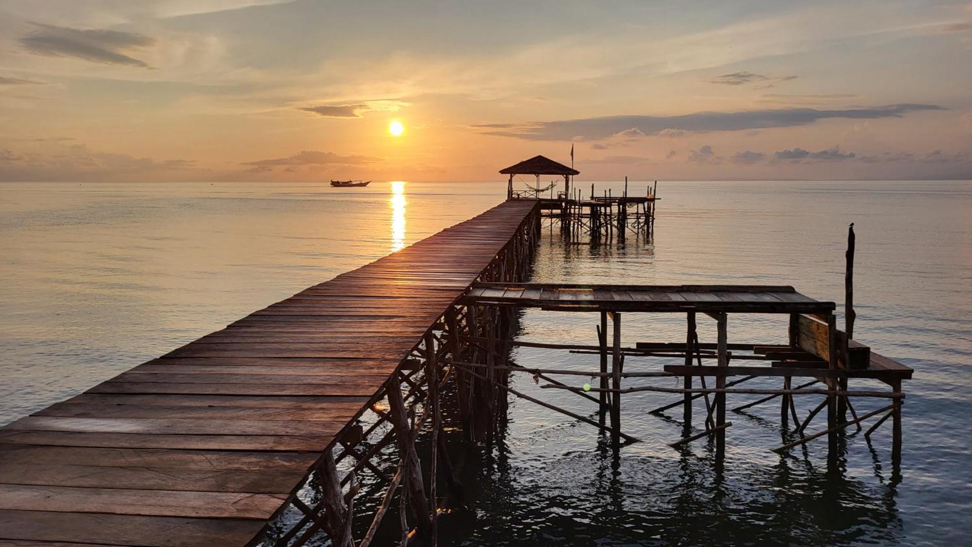 Pristine Paradise Dive Resort - Togean Islands, Una Una Pulau Unauna Exteriör bild