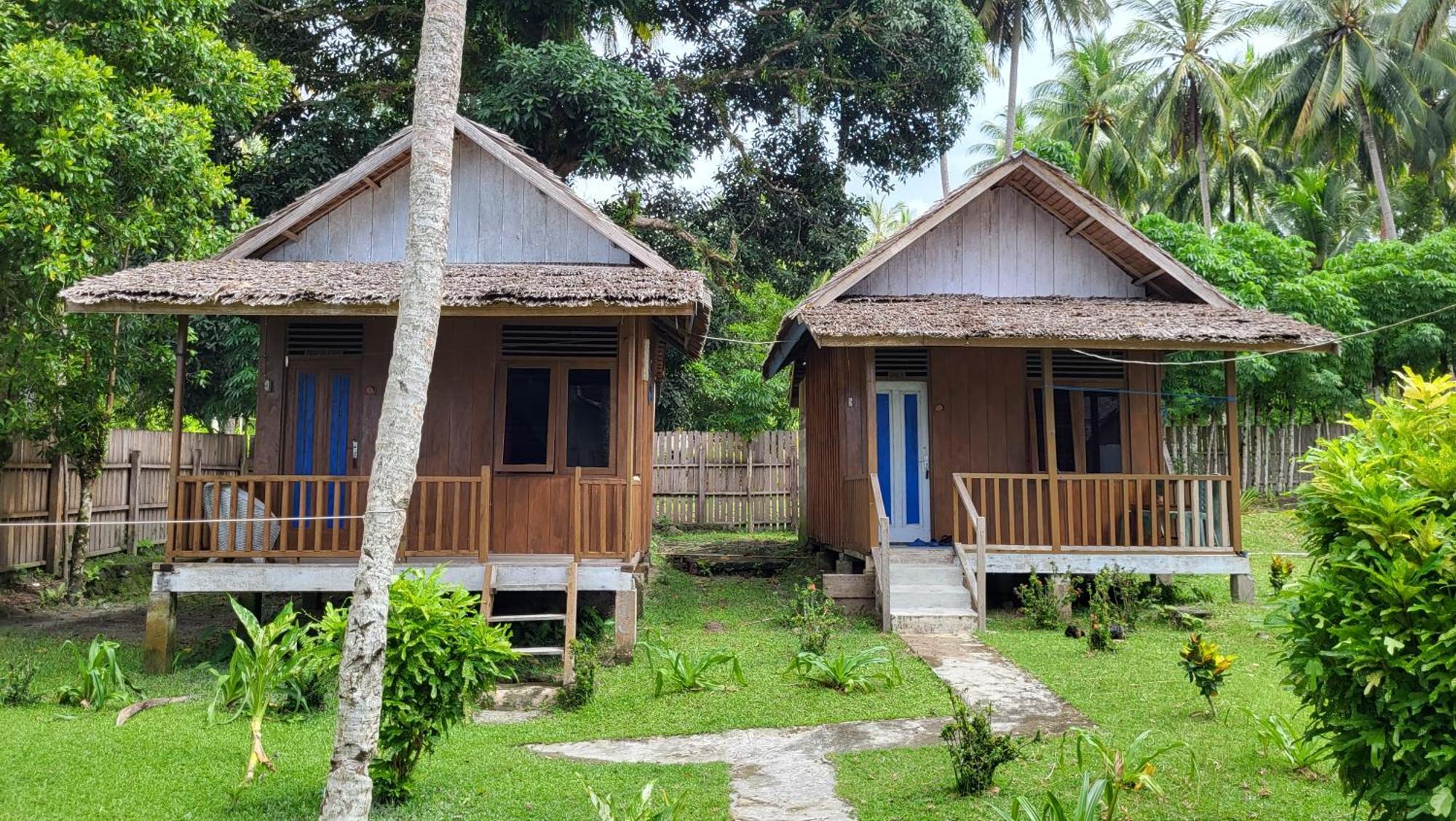 Pristine Paradise Dive Resort - Togean Islands, Una Una Pulau Unauna Exteriör bild