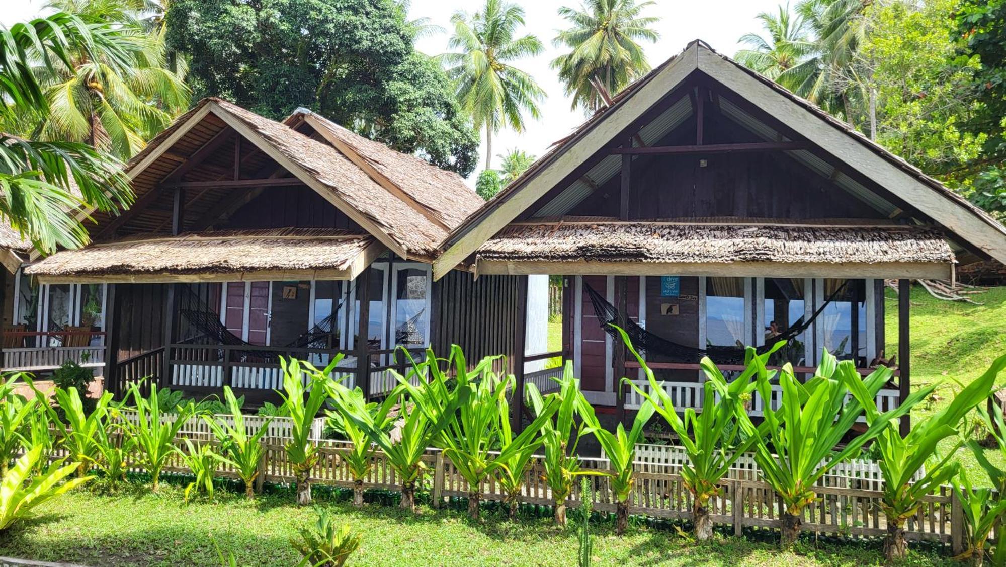Pristine Paradise Dive Resort - Togean Islands, Una Una Pulau Unauna Exteriör bild